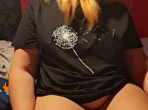 Watch Thick Milf Ride Cock As Wet Pussy Lips Hug It