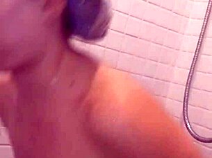 nice bath, if you want to see the rest, go to red