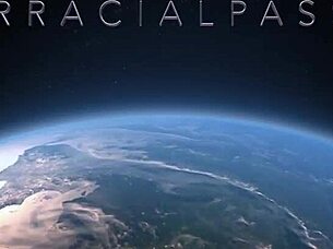 Cute alexa gets her freak on with two bbcs