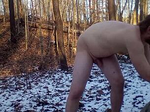 i flash naked outdoors for cumshot