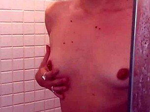 nice bath, if you want to see the rest, go to red