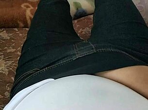 teen amateur masturbates solo with toys to squirting orgasm