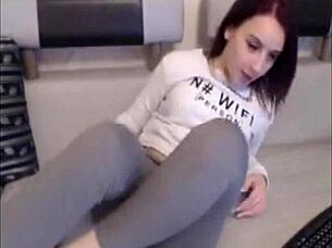 i'm a white girl getting my yoga pants all soaked from squirting and stuff