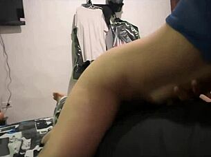 The woman of my best friend gives me a delicious blowjob.