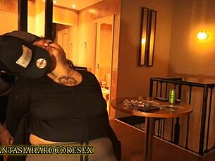 juego de cartas picantes con amiga se sale de control