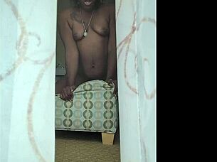 Naejae Onyxx Giantess In My Window!