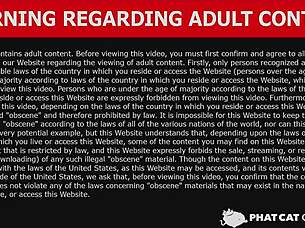 Mayumi Enoda nunjukin tetek gede botak sambil buang sampah