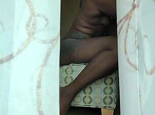 Naejae Onyxx Giantess In My Window!