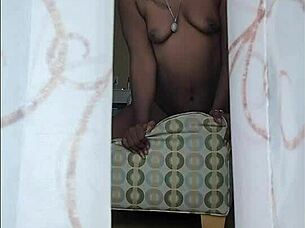 Naejae Onyxx Giantess In My Window!