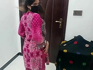 Sobia Nasir 고객한테 WhatsApp 화상통화로 완전 누드 댄스