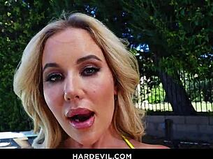 savannah bond 5-cocks big titty fuck 😈