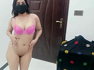Sobia Nasir performs full nude dance on WhatsApp video call for customer