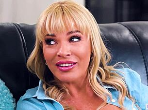 Lesbian Couples Subtenant Addict To Masturbation With India Summer And Eliza Ibarra