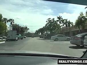 رياليتي كينغز - لاتينيات شارع 8 - جيانا نيكول - حلاوة في الأحذية 😍