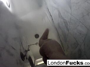 London Keyes Gets Wet Masturbating