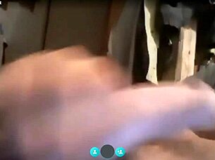 thats the way a latina milf makes a random husband cum