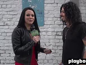 Amateur teen rides huge cock