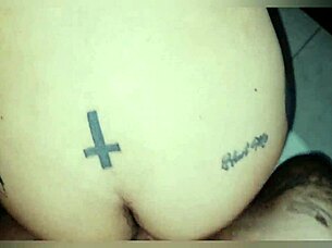 Follando en casa de unos amigos 😈