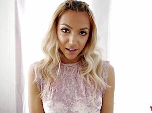 This unbearable blowjob with teen 18+ on big cock is so intense! 😍