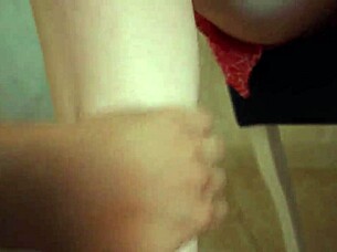 드디어 친구 엄마 보지 만졌어, 너무 대담해!