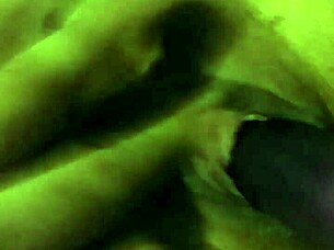 Girlfriend squirts with big dildo in close up amateur video