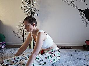 Let's try this yoga lesson together.