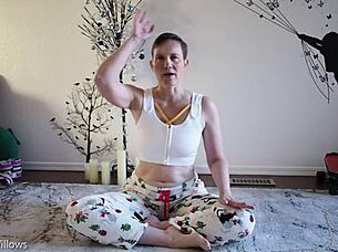 Let's try this yoga lesson together.