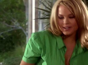 madison scott, brea, and lux finger each other in lesbian threesome 😍