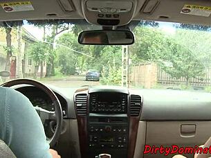 European domina enjoys threeway with her sub 😈