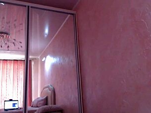 i'm a pretty blonde teen playing with my pussy