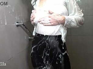 Ella gives me a blowjob in the shower