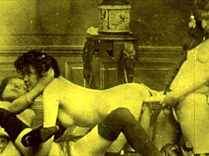 שני מאות שנים של מפגשים לסביים וינטג' מחכים!