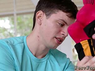 milf feels intense orgasm fingering herself