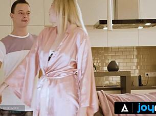 mimi cica craves her boyfriend's morning cumshot 😍