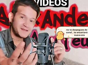 el chacal colombiano le dió una manoseada al pasivo y lo hizo gemir de placer en esta primera parte