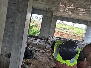 Depois Que Todos Foram Embora Os Trabalhadores Transam Descaradamente No Prédio Em Construção!