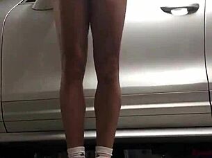 Just saw some sneaky voyeur action at the garage gym