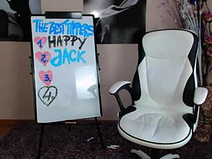 Girl says, 'Watch me masturbate on cam.'