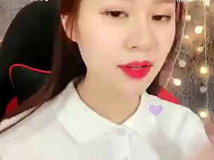 i'm a korean asian girl doing a sexy livestream on uplive