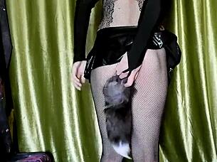 Eronekokun - 可愛い狐ボーイがフィッシュネットで激しいオナニー中に喘ぐ