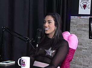 Gosta da Troca de Casal que Acontece no Swing Já Fez Inversão com Homem e Sua Primeira Transa com Uma Mulher Foi - Karen Bessa Sheer Red