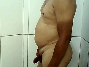 Sex in the bath with ebony and indian amateurs! 😊