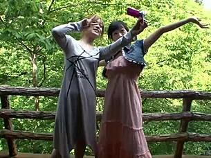 I Watched Azusa Itagaki And Rabu Saotome In Swimsuits At The Hot Spring, But I Think I Got The Wrong Video Or Something