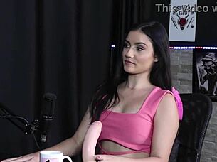 safada strips showing tits and pussy after blowjob saying she loves group sex 😏 karen gonçalves sheer red