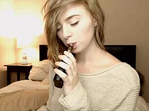 Watch lillexie in her teen 18+ webcam show with masturbation