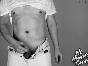 Watch this guy masturbate his huge cock to orgasm without hands?