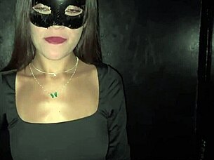 Novinha DA A BUCETA NAS GLORY HOLE DA CASA DE SWING VILLA IMPERIUM