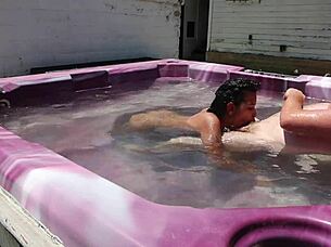 Dayanara relaxes in the hot tub 😊