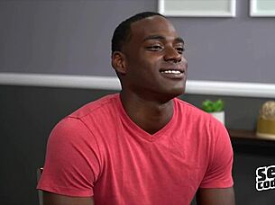 Desmond sucks hunk's cock in gay fantasy