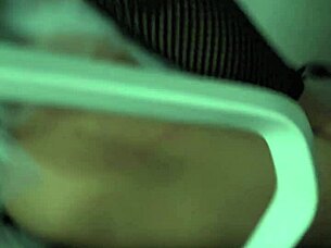 latina culona se mueve rico with big cock